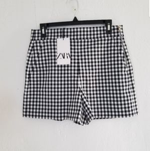 Zara Short Size M